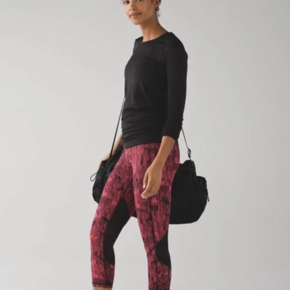 Lululemon Pace Rival Crop Down Pour Electric Coral Sz 8 - Picture 2 of 2